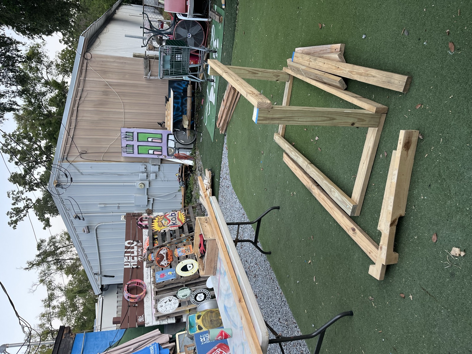Frame structure growing on-site